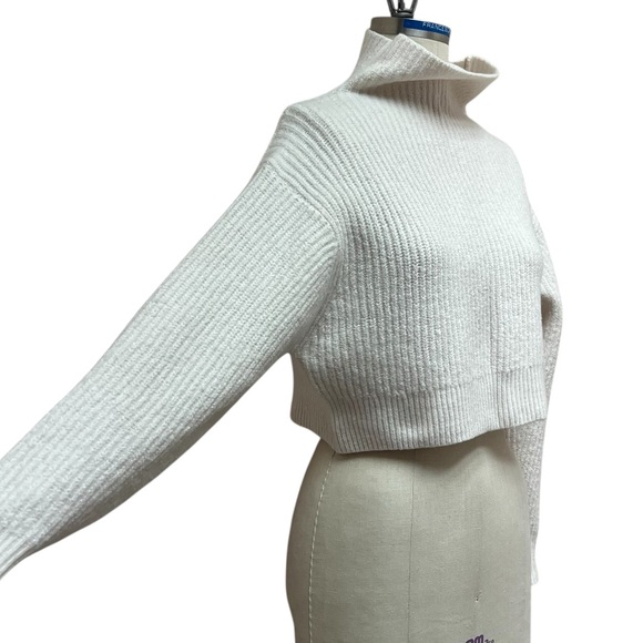 Wilfred Cropped Merino Wool Sweater - Picture 4 of 8